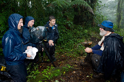 Haciendo entrevistas en el bosque